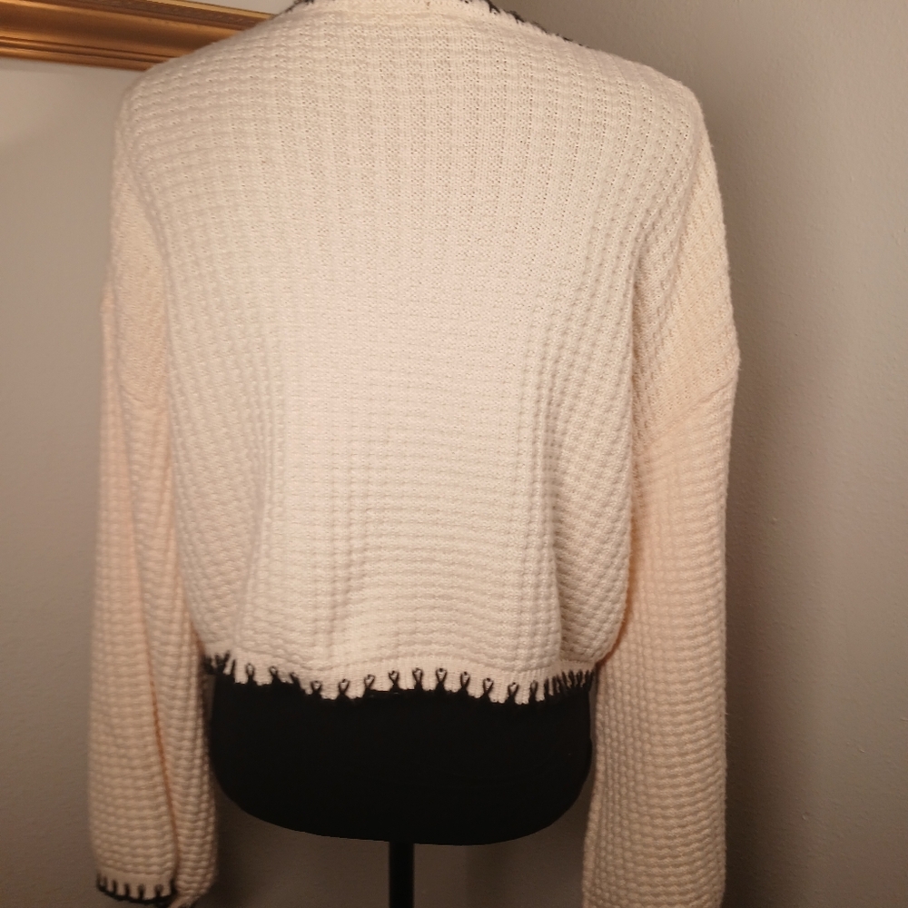 Altar'd State Sweater Size M - Picture 4 of 4